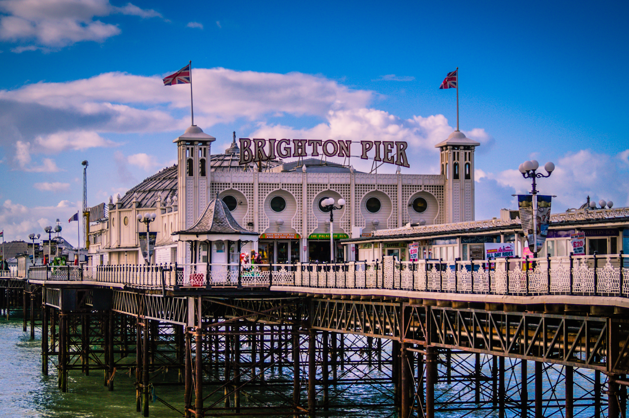 Brighton Pier ist nur eine der Attraktionen, die du bei Sprachreisen nach Brighton besichtigen kannst.