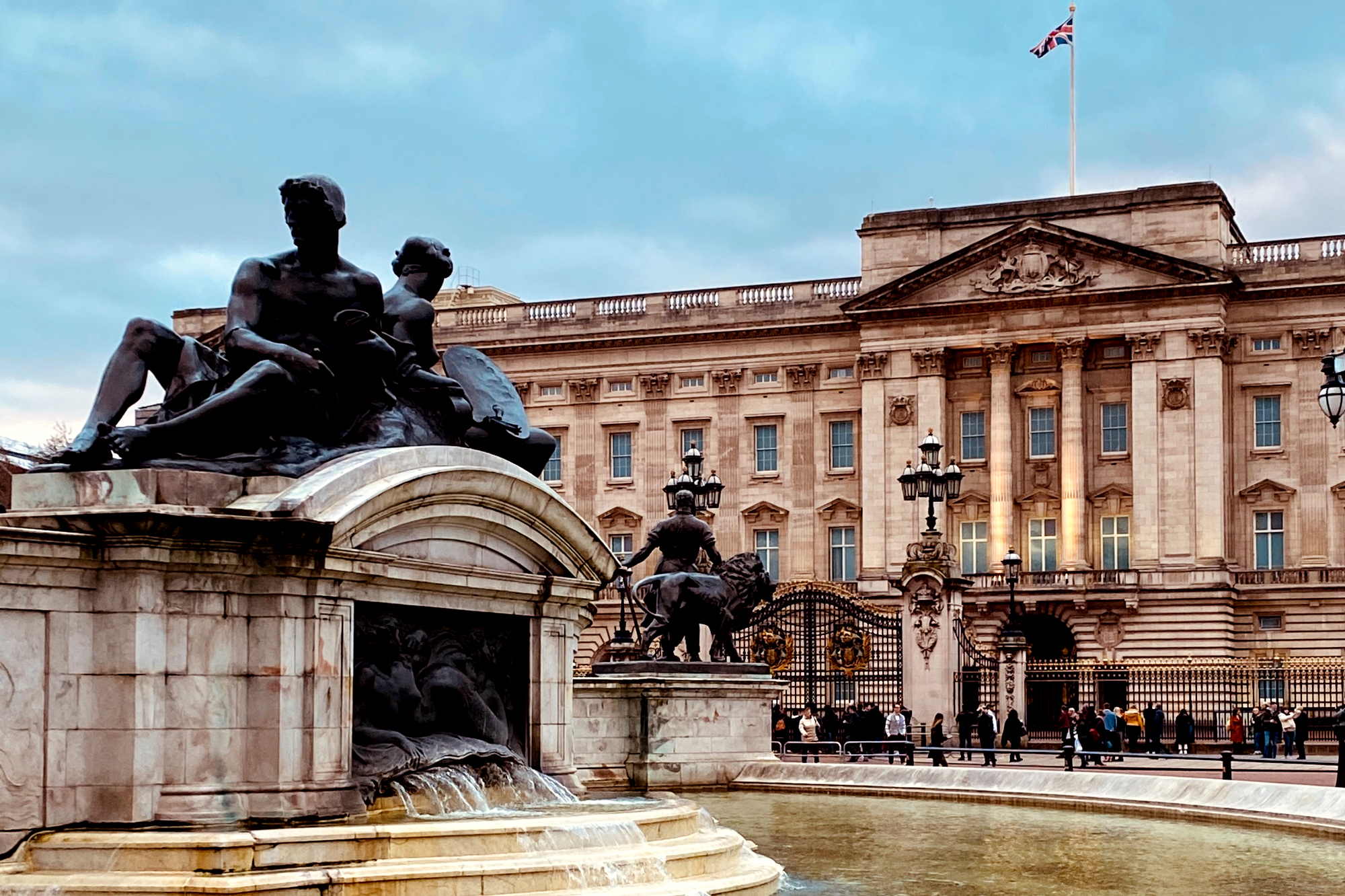 Eine der Top Sehenswürdigkeiten in England: Buckingham Palace