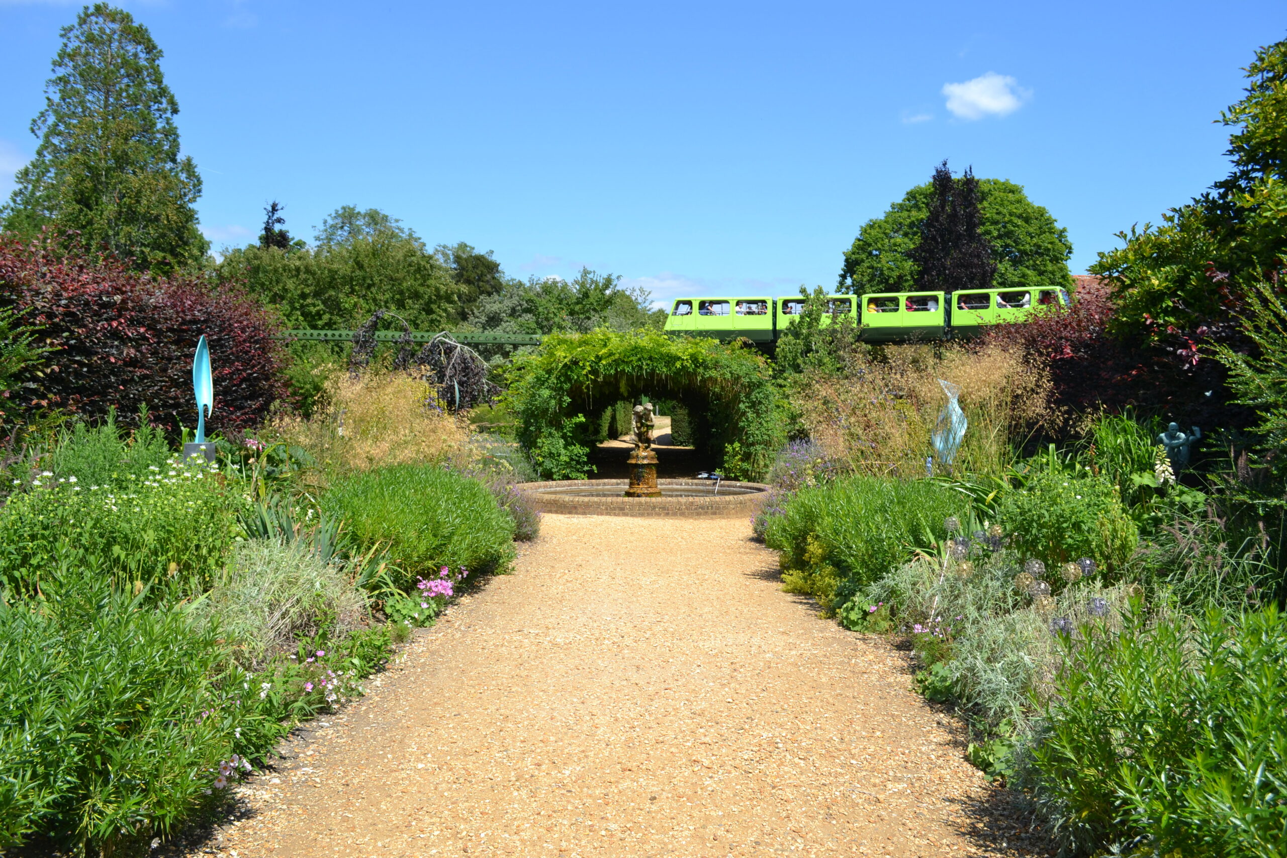 Beaulieu Gartenanlage Skytrain