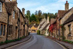 Castle Combe, malerisches Dorf in Wiltshire.